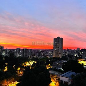 Apartamento com 221m², 3 dormitórios, 2 vagas, no bairro Centro em Caxias do Sul para Alugar ou Comprar