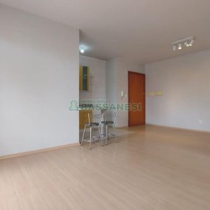 Apartamento com 60m², 1 dormitório, 1 vaga, no bairro Lourdes em Caxias do Sul para Alugar