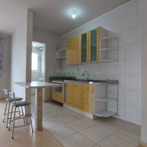 Apartamento com 60m², 1 dormitório, 1 vaga, no bairro Lourdes em Caxias do Sul para Alugar