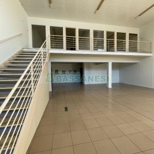Loja com 252m², 11 vagas, no bairro Lourdes em Caxias do Sul para Alugar ou Comprar