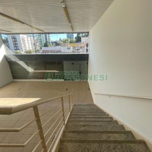 Loja com 252m², 11 vagas, no bairro Lourdes em Caxias do Sul para Alugar ou Comprar