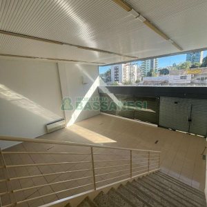 Loja com 252m², 11 vagas, no bairro Lourdes em Caxias do Sul para Alugar ou Comprar