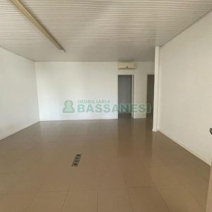 Loja com 252m², 11 vagas, no bairro Lourdes em Caxias do Sul para Alugar ou Comprar