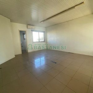 Loja com 252m², 11 vagas, no bairro Lourdes em Caxias do Sul para Alugar ou Comprar