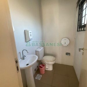 Loja com 252m², 11 vagas, no bairro Lourdes em Caxias do Sul para Alugar ou Comprar