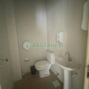 Loja com 252m², 11 vagas, no bairro Lourdes em Caxias do Sul para Alugar ou Comprar