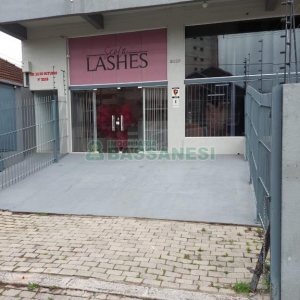 Loja Mobiliada com 298m², 1 vaga, no bairro Centro em Caxias do Sul para Comprar