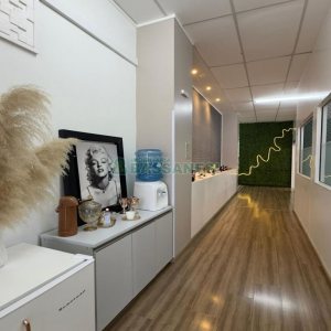 Loja Mobiliada com 298m², 1 vaga, no bairro Centro em Caxias do Sul para Comprar