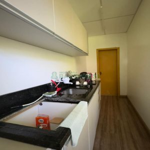 Loja Mobiliada com 298m², 1 vaga, no bairro Centro em Caxias do Sul para Comprar