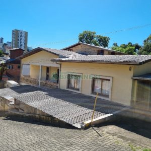 Predio com 500m², no bairro São Leopoldo em Caxias do Sul para Comprar