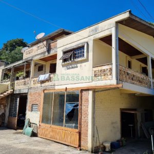 Predio com 500m², no bairro São Leopoldo em Caxias do Sul para Comprar