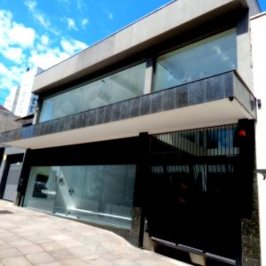 Loja com 594m², 12 vagas, no bairro Centro em Caxias do Sul para Comprar