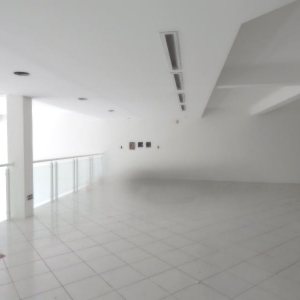 Loja com 594m², 12 vagas, no bairro Centro em Caxias do Sul para Comprar