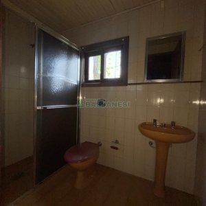 Casa com 160m², 2 dormitórios, 1 vaga, no bairro Rio Branco em Caxias do Sul para Comprar