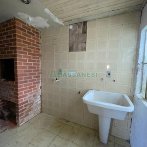 Casa com 160m², 2 dormitórios, 1 vaga, no bairro Rio Branco em Caxias do Sul para Comprar