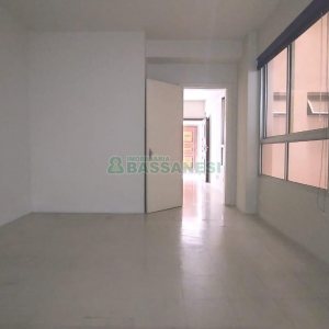Sala com 41m², no bairro Centro em Caxias do Sul para Alugar