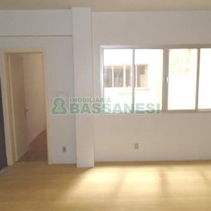 Sala com 30m², no bairro Centro em Caxias do Sul para Alugar