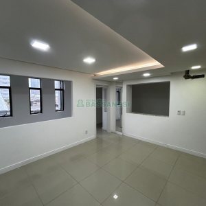 Predio com 1200m², 9 vagas, no bairro Centro em Caxias do Sul para Alugar