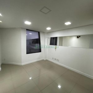 Predio com 1200m², 9 vagas, no bairro Centro em Caxias do Sul para Alugar