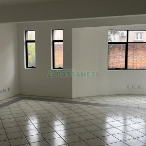 Predio com 1200m², 9 vagas, no bairro Centro em Caxias do Sul para Alugar