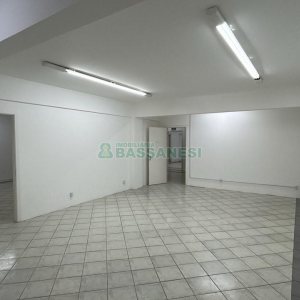Predio com 1200m², 9 vagas, no bairro Centro em Caxias do Sul para Alugar