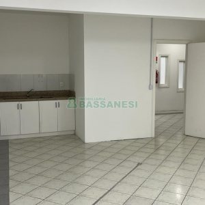 Predio com 1200m², 9 vagas, no bairro Centro em Caxias do Sul para Alugar