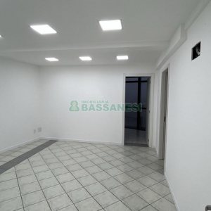 Predio com 1200m², 9 vagas, no bairro Centro em Caxias do Sul para Alugar