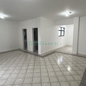 Predio com 1200m², 9 vagas, no bairro Centro em Caxias do Sul para Alugar