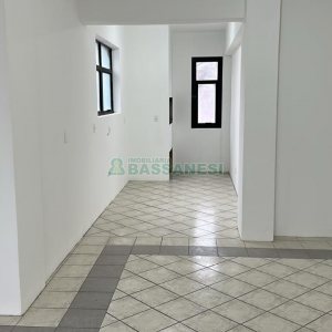Predio com 1200m², 9 vagas, no bairro Centro em Caxias do Sul para Alugar