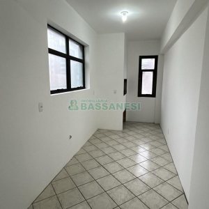 Predio com 1200m², 9 vagas, no bairro Centro em Caxias do Sul para Alugar