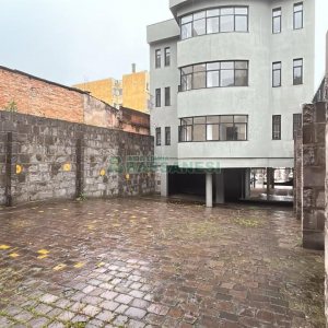 Predio com 1200m², 9 vagas, no bairro Centro em Caxias do Sul para Alugar