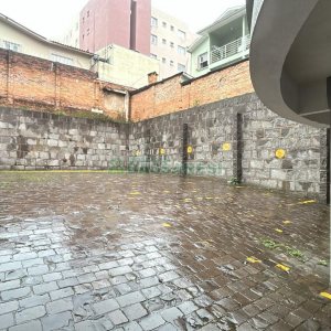 Predio com 1200m², 9 vagas, no bairro Centro em Caxias do Sul para Alugar