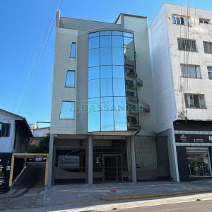 Predio com 1200m², 9 vagas, no bairro Centro em Caxias do Sul para Alugar