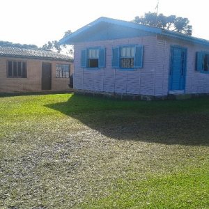 Casa com 80m², 3 dormitórios, 1 vaga, no bairro Jardim Iracema em Caxias do Sul para Comprar
