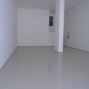 Loja com 110m², 1 vaga, no bairro Centro em Caxias do Sul para Comprar