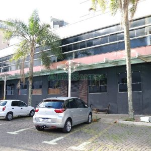 Loja com 675m², no bairro São Pelegrino em Caxias do Sul para Alugar
