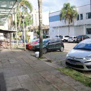 Loja com 675m², no bairro São Pelegrino em Caxias do Sul para Alugar