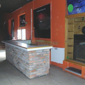 Loja com 675m², no bairro São Pelegrino em Caxias do Sul para Alugar