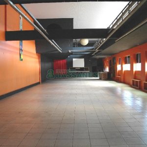 Loja com 675m², no bairro São Pelegrino em Caxias do Sul para Alugar