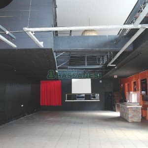 Loja com 675m², no bairro São Pelegrino em Caxias do Sul para Alugar