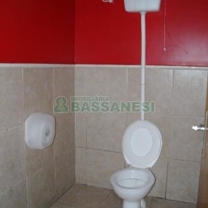 Loja com 675m², no bairro São Pelegrino em Caxias do Sul para Alugar