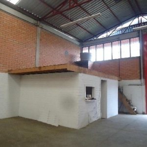 Pavilhão com 248m², no bairro Interlagos em Caxias do Sul para Alugar