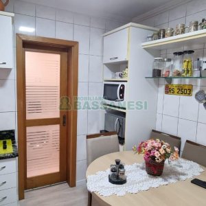 Apartamento com 85m², 2 dormitórios, 1 vaga, no bairro Centro em Caxias do Sul para Comprar