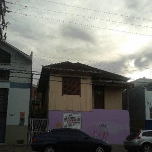 Casa com 200m², 3 dormitórios, no bairro Centro em Caxias do Sul para Comprar