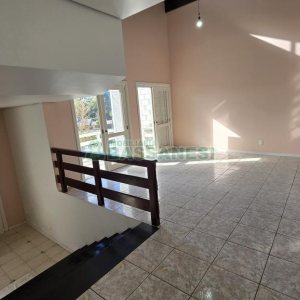 Casa com 265m², 4 dormitórios, 2 vagas, no bairro Sanvitto em Caxias do Sul para Comprar