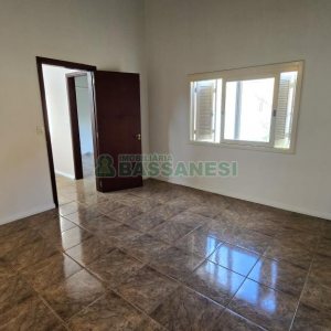 Casa com 265m², 4 dormitórios, 2 vagas, no bairro Sanvitto em Caxias do Sul para Comprar