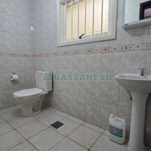 Casa com 265m², 4 dormitórios, 2 vagas, no bairro Sanvitto em Caxias do Sul para Comprar