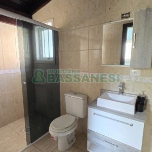 Casa com 265m², 4 dormitórios, 2 vagas, no bairro Sanvitto em Caxias do Sul para Comprar