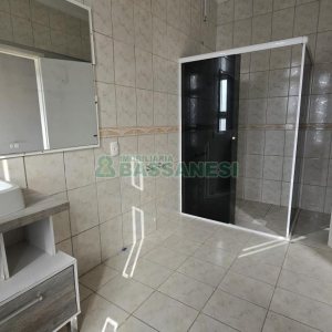 Casa com 265m², 4 dormitórios, 2 vagas, no bairro Sanvitto em Caxias do Sul para Comprar