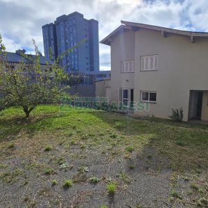 Casa com 265m², 4 dormitórios, 2 vagas, no bairro Sanvitto em Caxias do Sul para Comprar